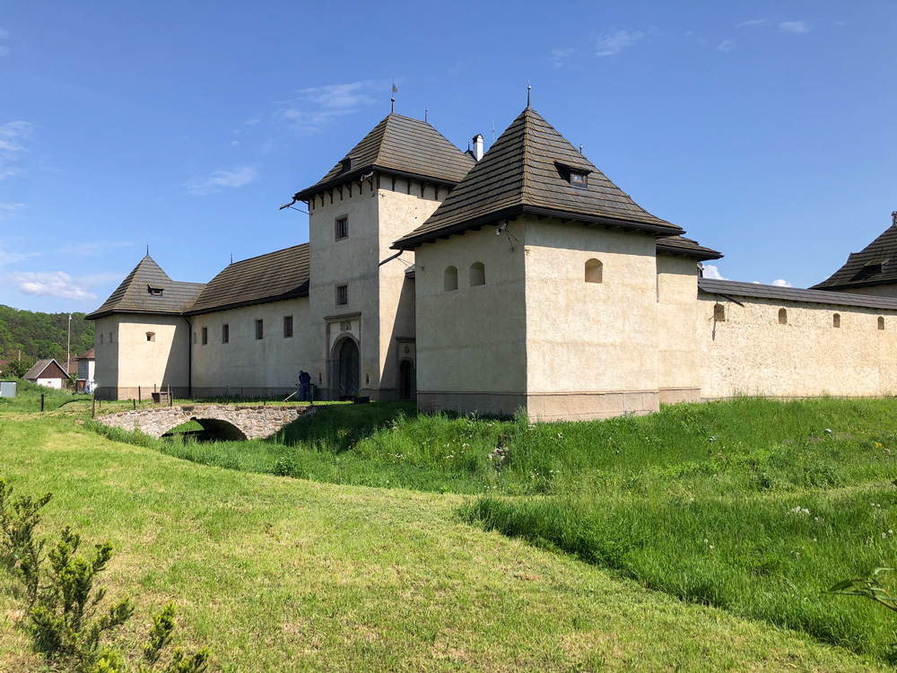 Hronsek-hrad1